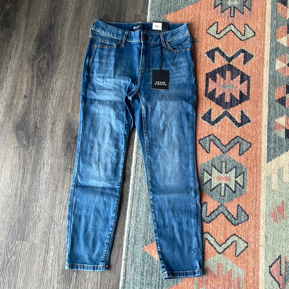 NWT Simply Vera Wang Skinny Jeans
